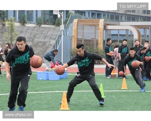 以科学化橄榄球训练方法提升体能战术与团队协同能力技术心理与运动安全管理